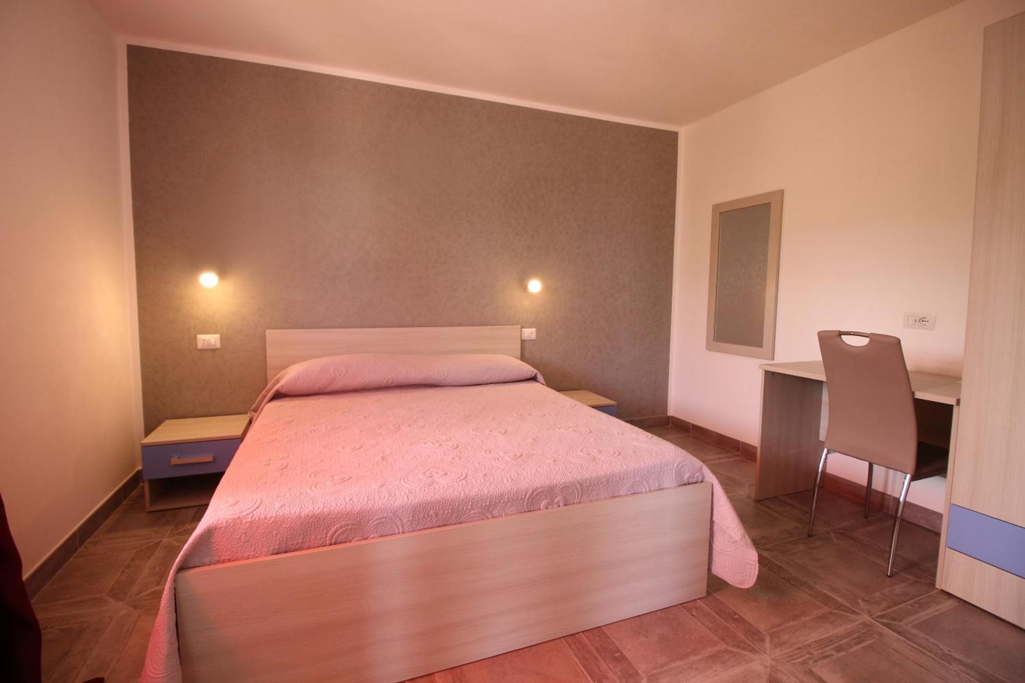 Chiaro Di Luna Apartment Santa Domenica  Room photo